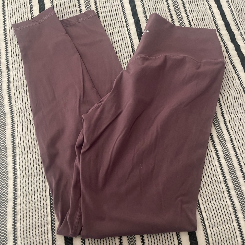 Alphalete essential leggings